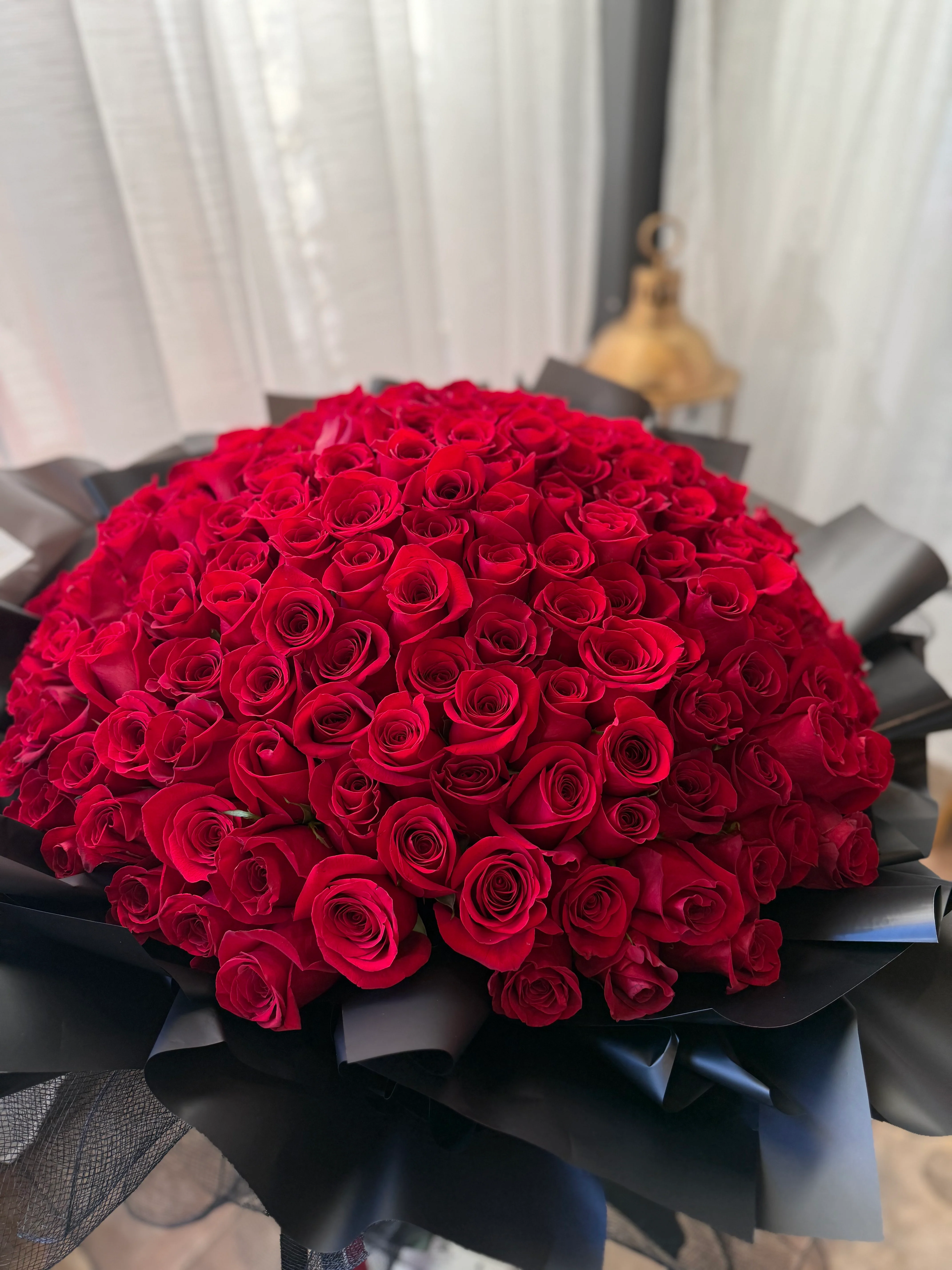 100 Roses Bouquet - Image 8
