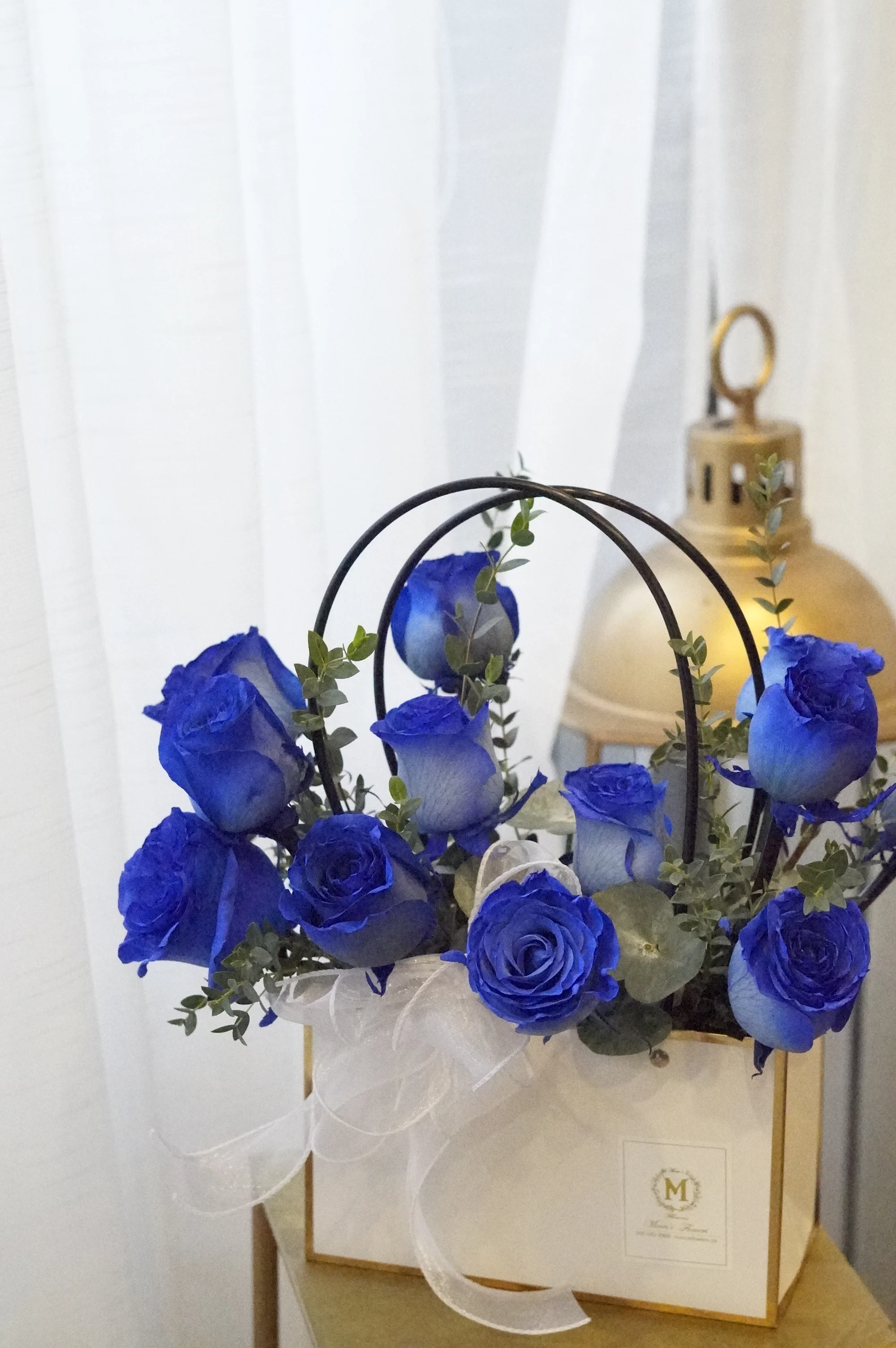 Dozen Blue Roses - Basket of Love - Image 2