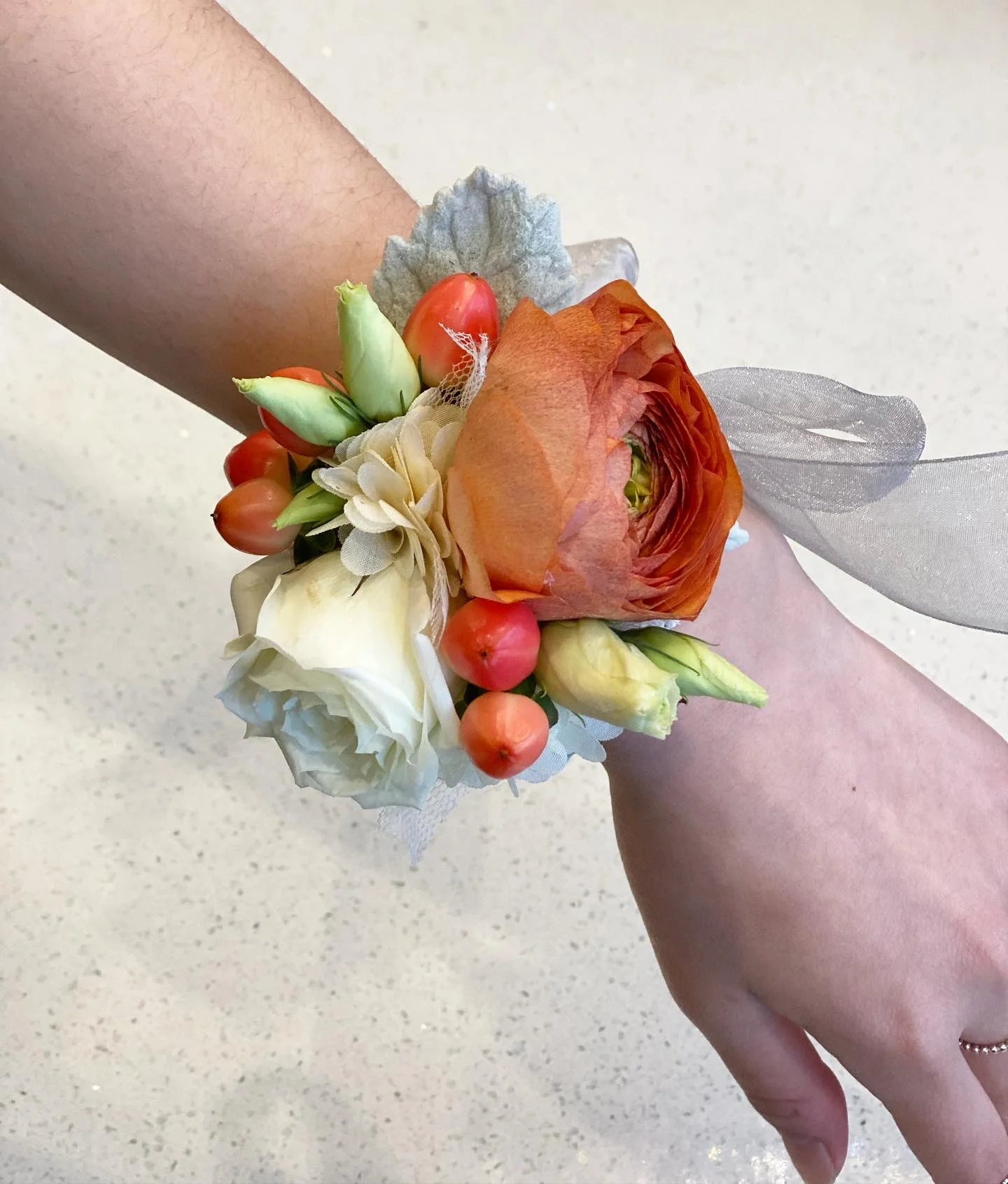 Corsage - Image 4