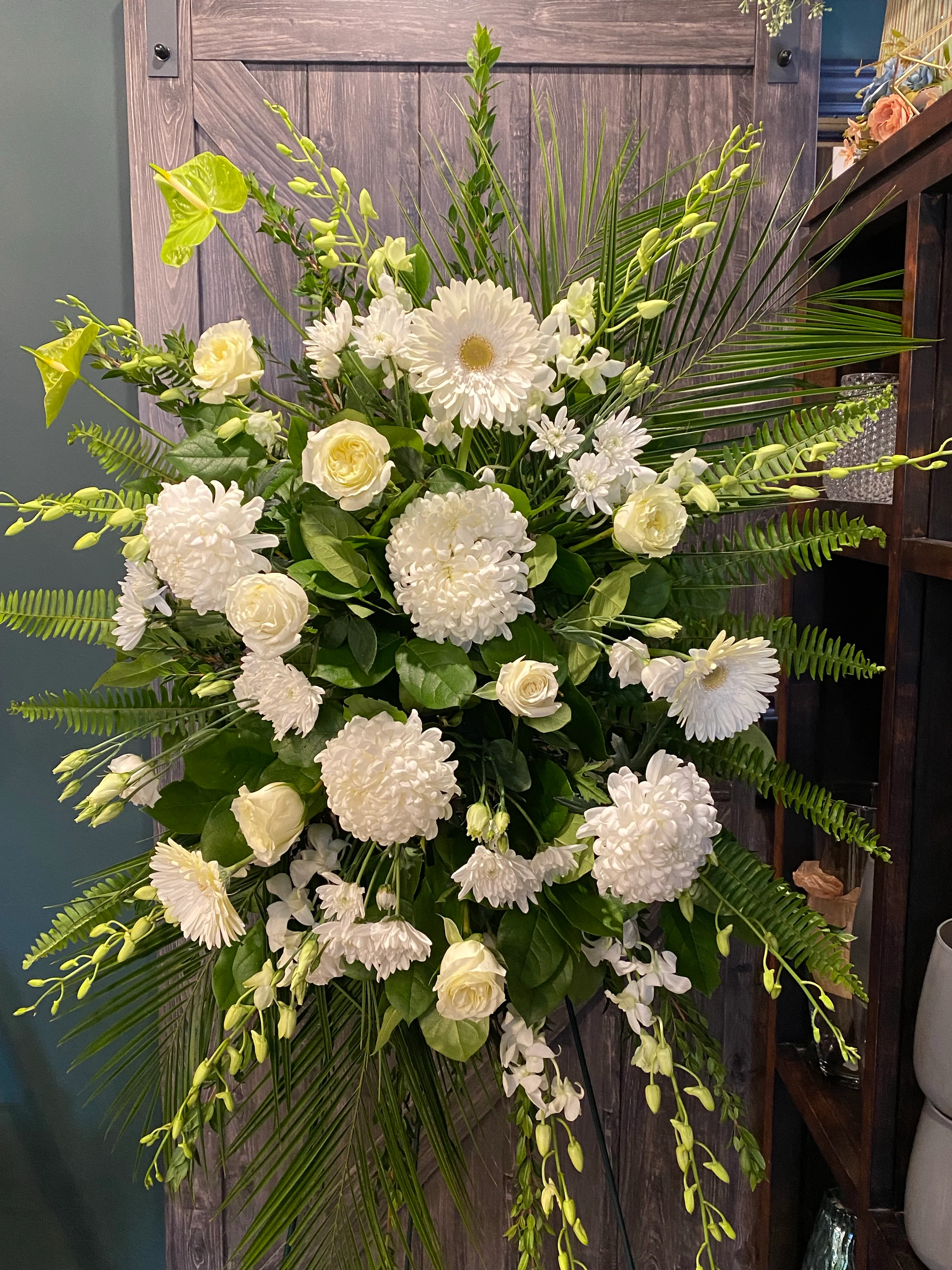 Funeral and Condolences Standing Spray - Image 3
