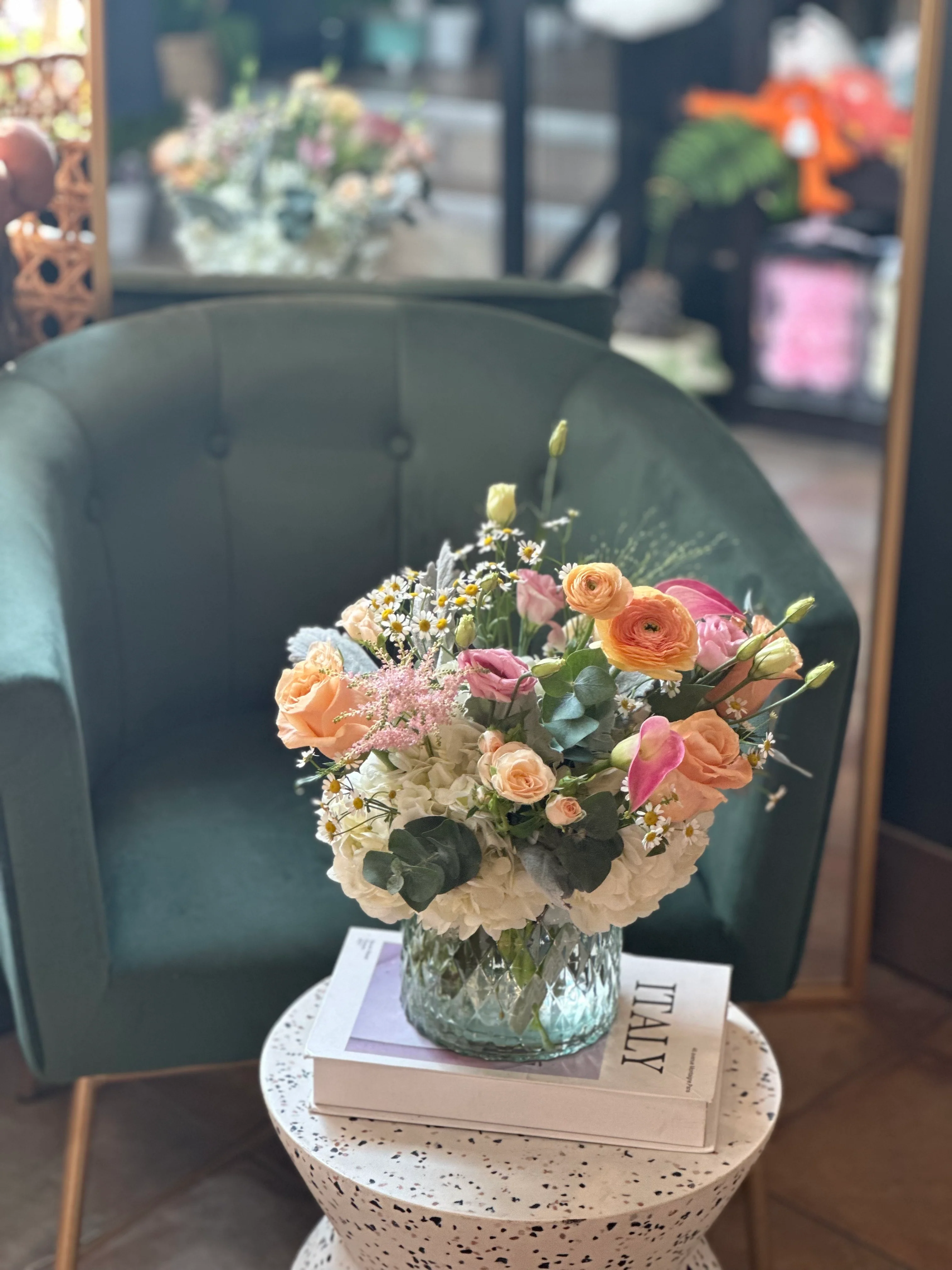 MOTHER'S DAY - White & Peach Arrangement - Image 4
