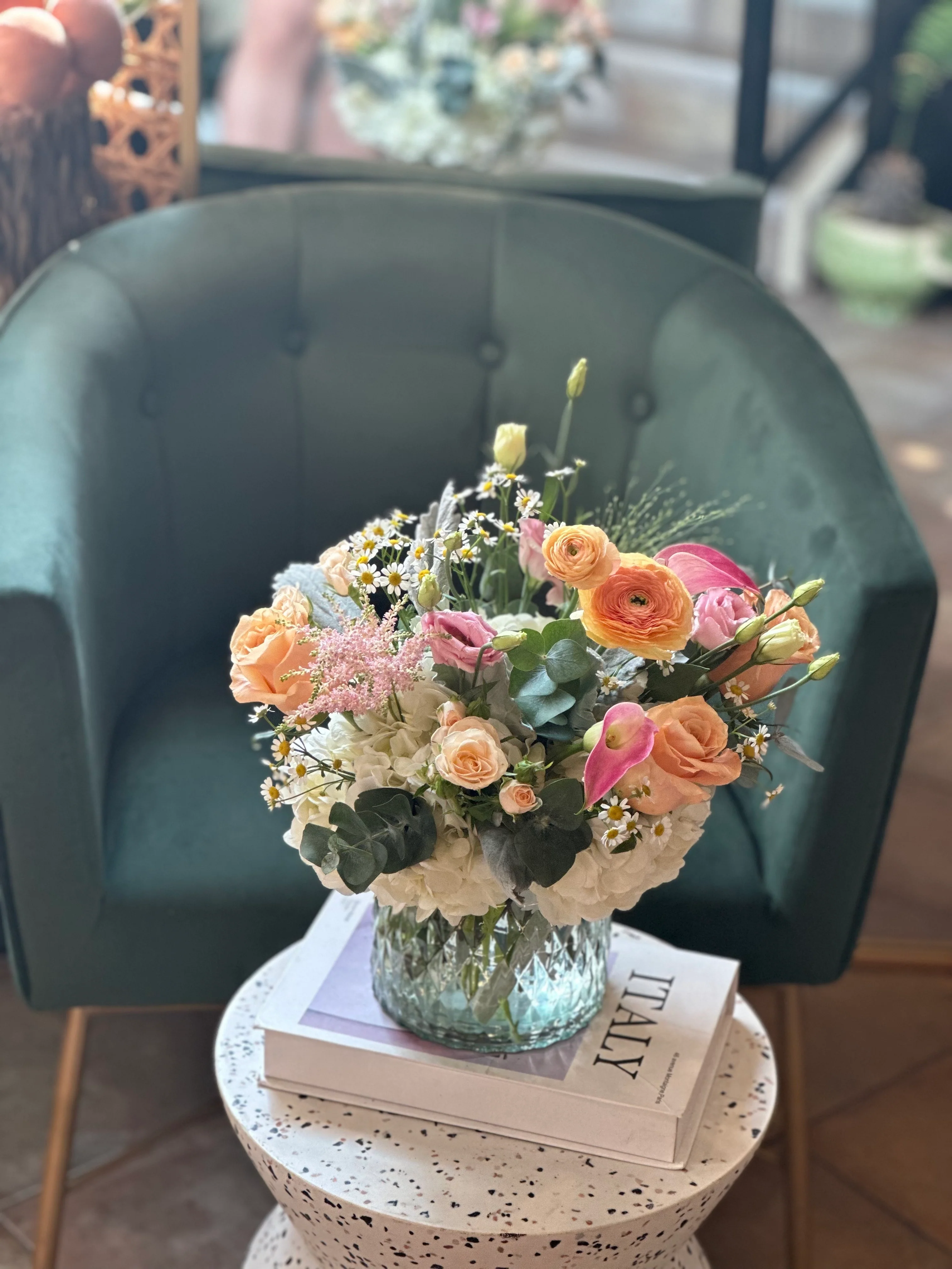 MOTHER'S DAY - White & Peach Arrangement - Image 5
