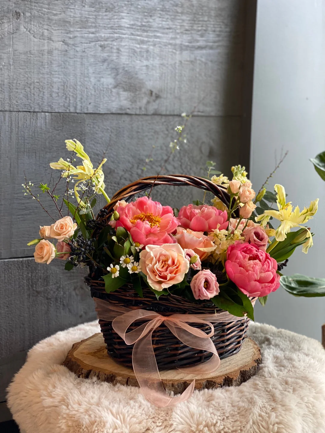 Peonies Basket - Image 2