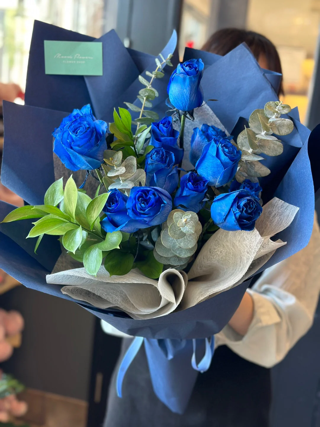 Valentine's Day - Classic Blue Rose Dozen Bouquet - Image 3