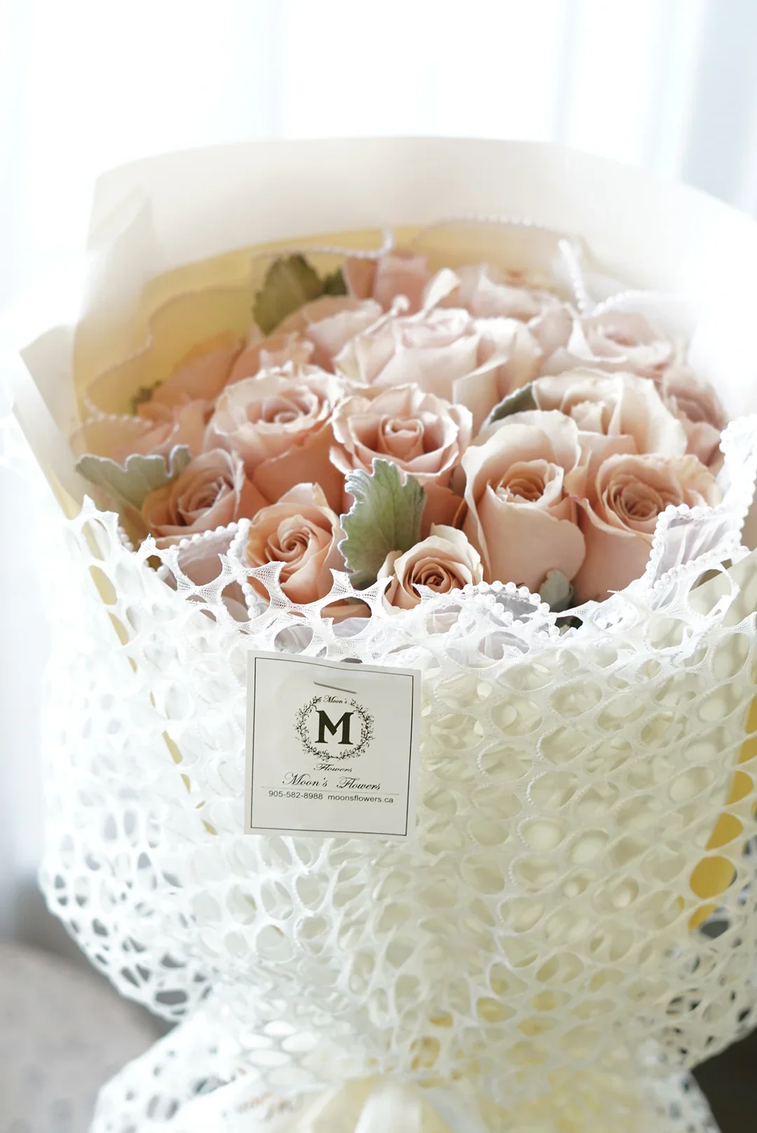 Valentine's Day - Cream Champagne Roses Bouquet - Image 2