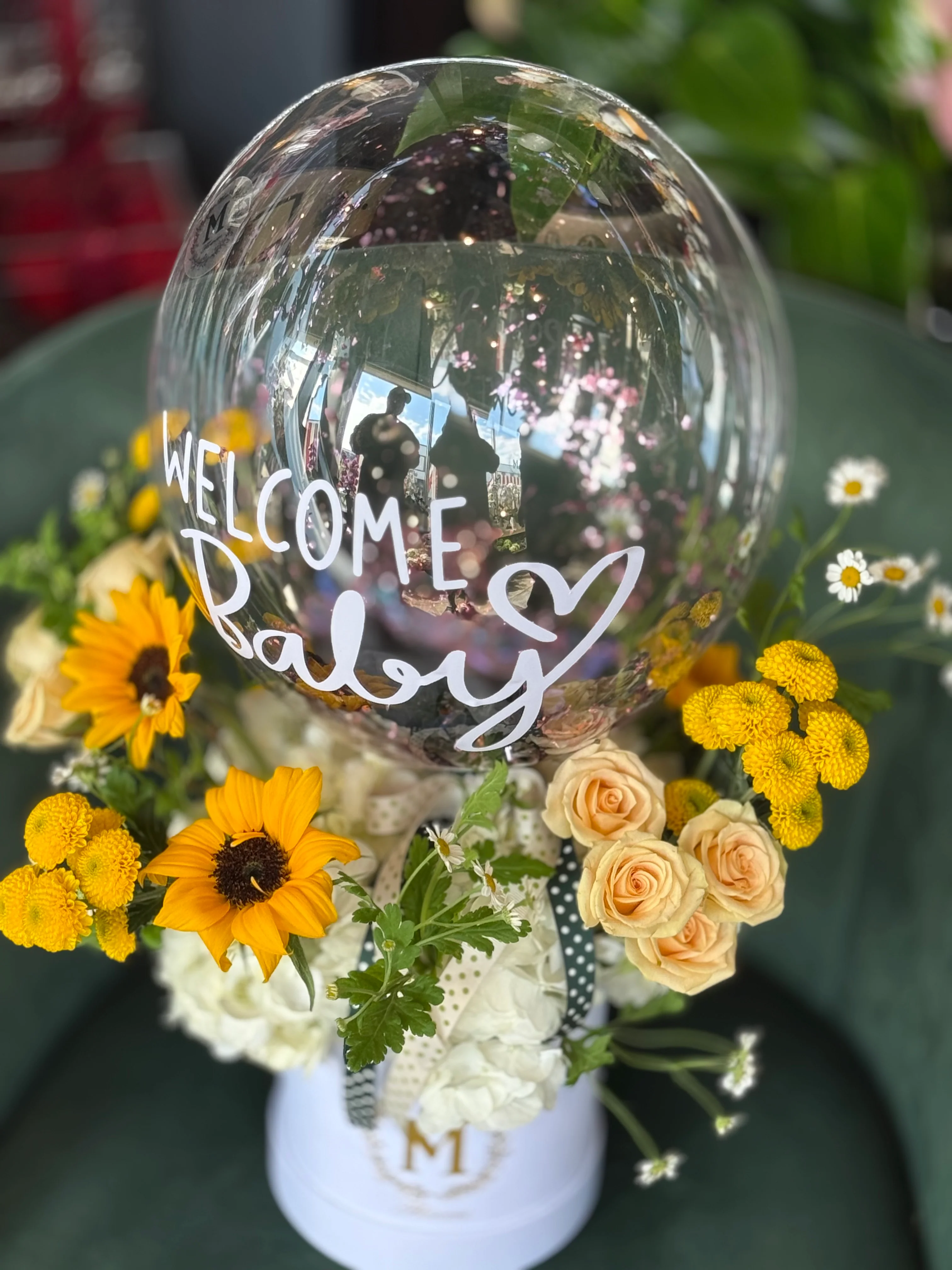 Gender Reveal arrangement With Balloon - Image 3