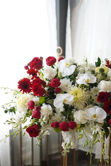White & Red Casket Funeral Spray - Image 3